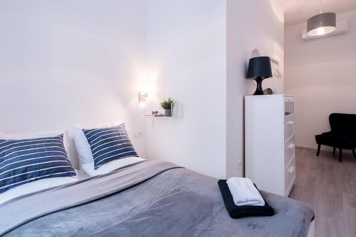 Central Brand New And Modern Apartment Budapeste Exterior foto
