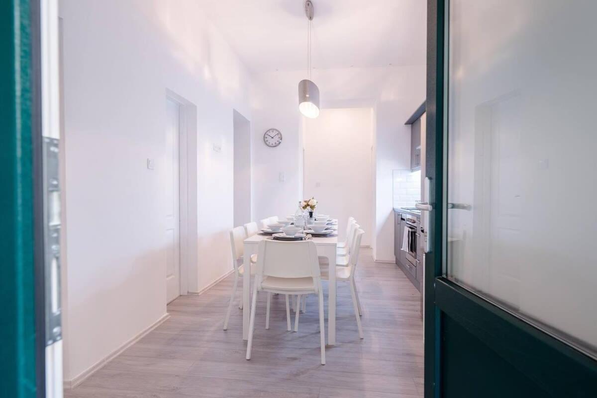 Central Brand New And Modern Apartment Budapeste Exterior foto