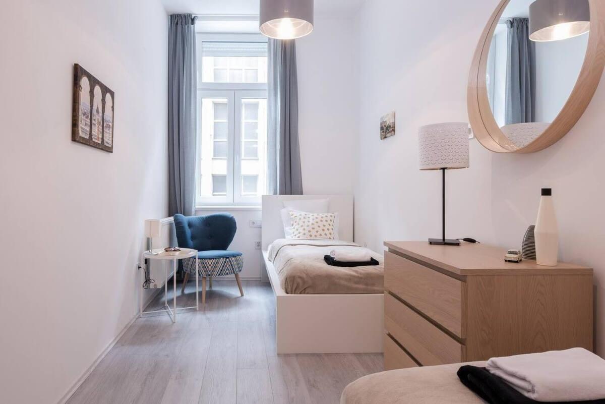 Central Brand New And Modern Apartment Budapeste Exterior foto